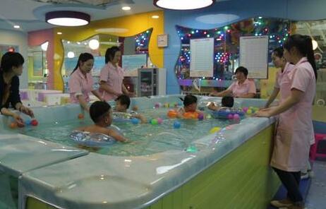 如何挑选合适的室内儿童水上乐园游乐设备